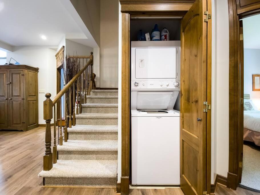 Апартаменты Tremblant Prestige - Manoir 108-2 Мон-Трамблан Экстерьер фото